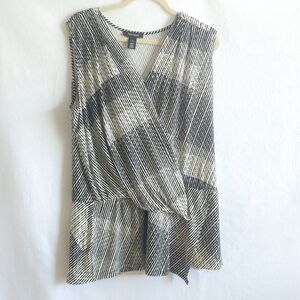 White House Black Market Black & White Crossover Sleeveless Stretchy Top Size XL